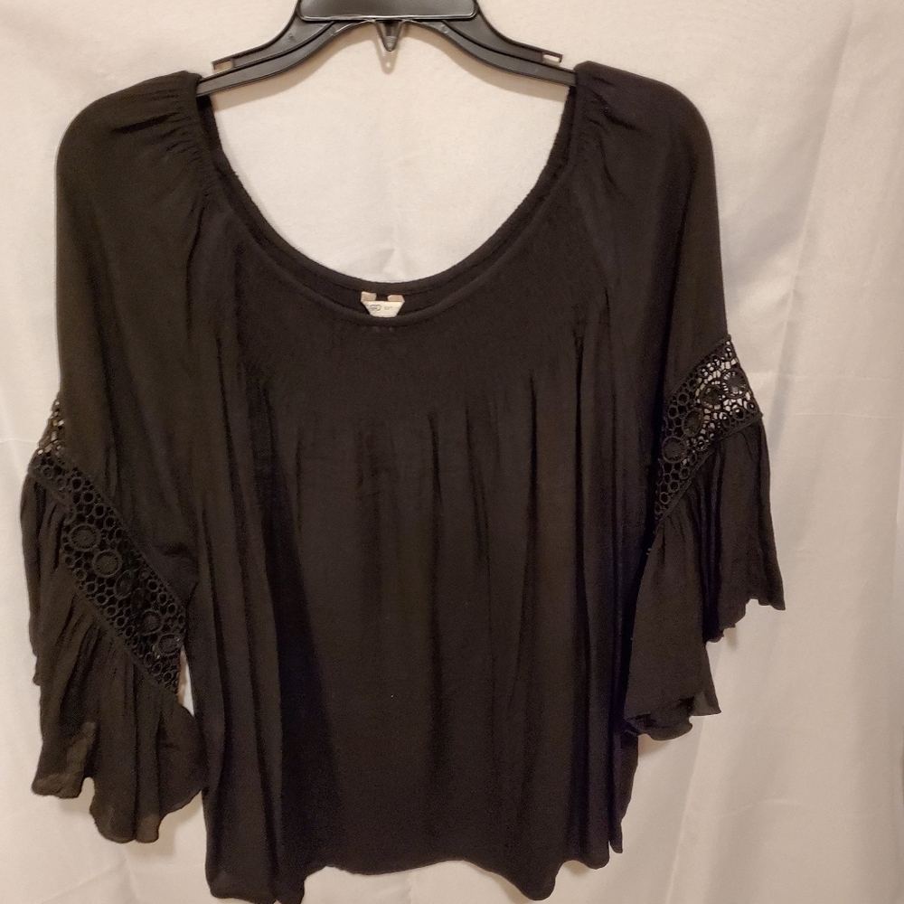 Black Women's Boho Blouse with Flared Sleeves Featuring Lace Sleeve Detail